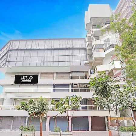Super Hotel O Navrangpura Cg Road Formerly Hotel Yugraj Ahmedabad Exterior photo