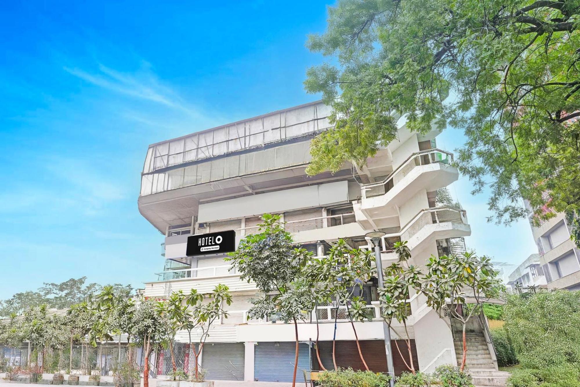Super Hotel O Navrangpura Cg Road Formerly Hotel Yugraj Ahmedabad Exterior photo